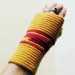 Fingerless gloves - wrist w..