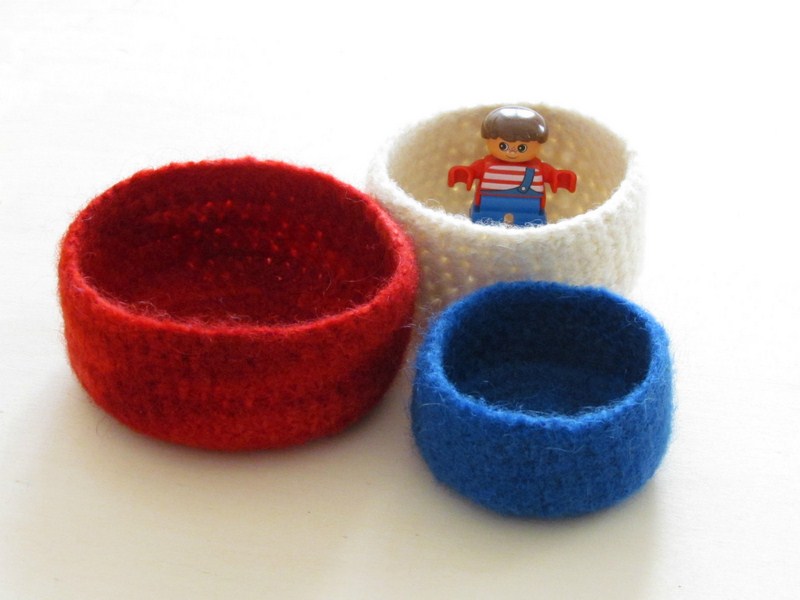 Nautical felted bowl / red blue white / 3 nested bowls